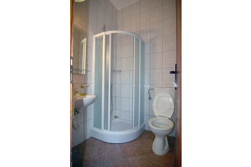 Crna Gora Privát Utjeha, Eksterijer